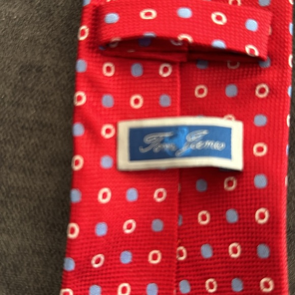 Tom James tie in great condition. - Picture 3 of 4